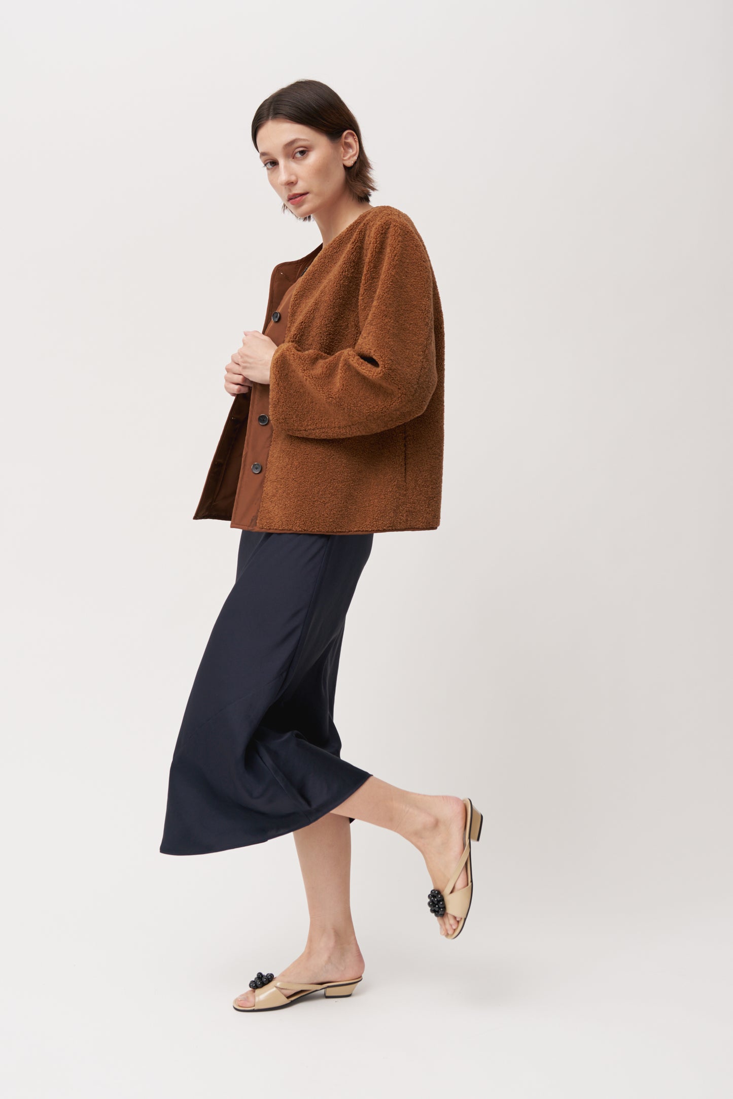 About Arianne Flora Beige